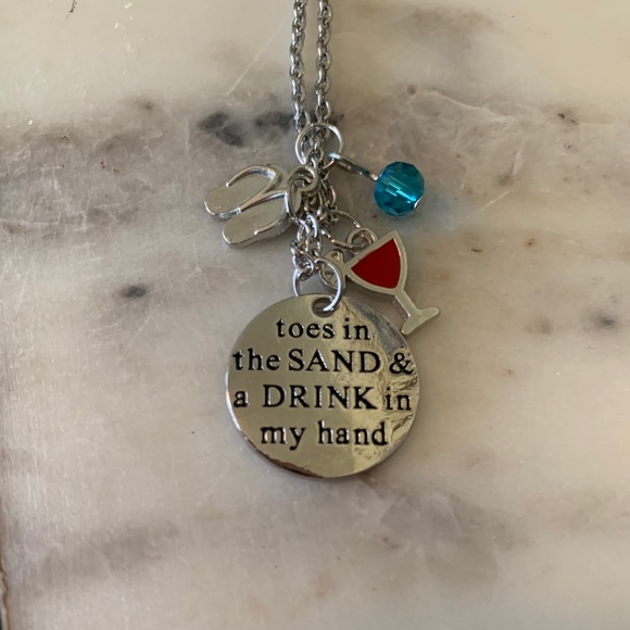 Woman’s necklace. - Picture 2 of 3